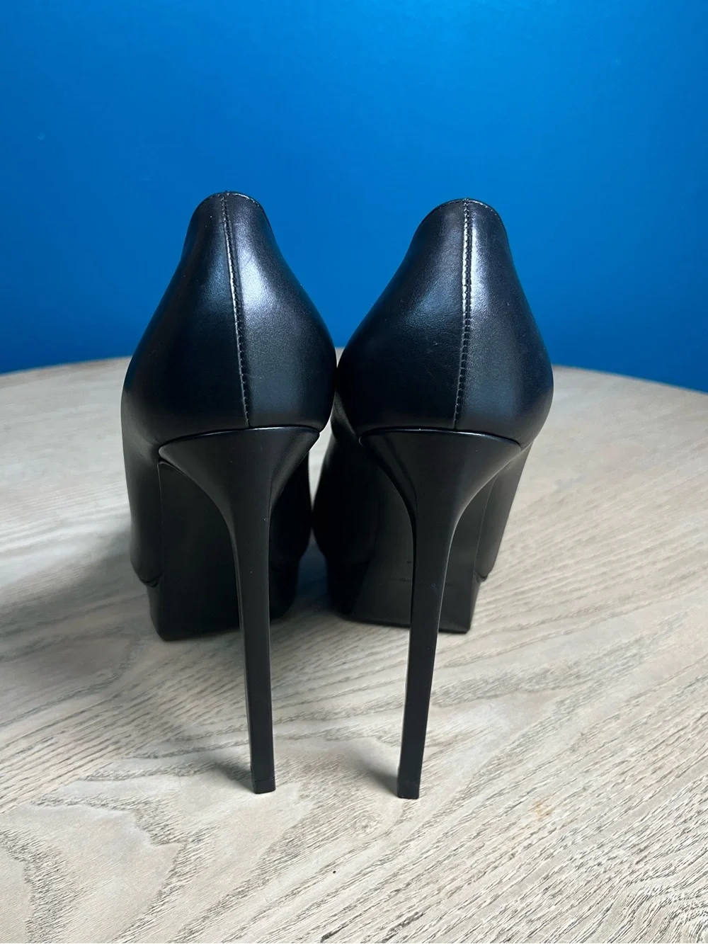 Saint Laurent Black Leather Pumps with Zebra-Print Pointed Toe - Picture 3 of 12